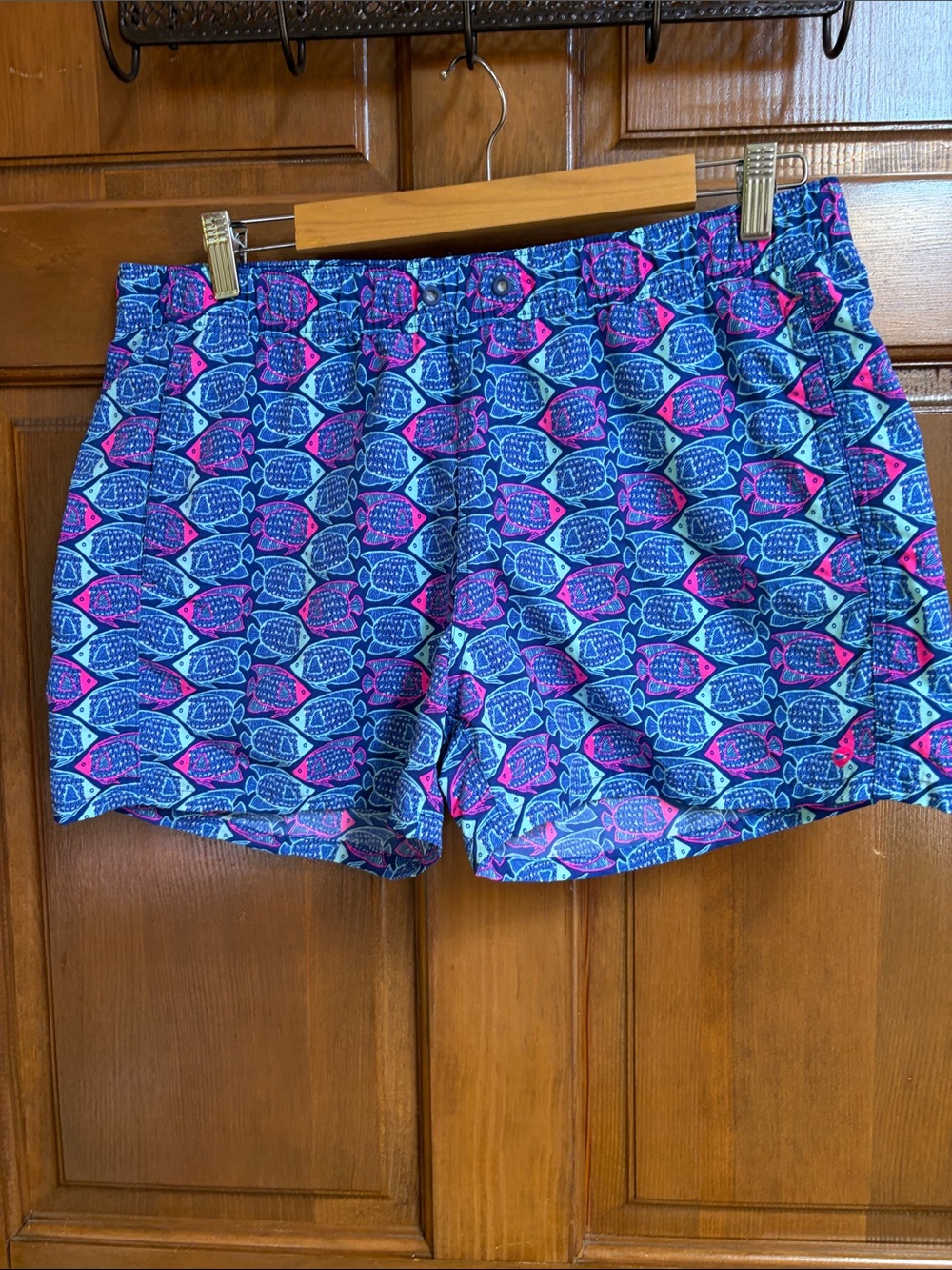 Vineyard Vines Blue & Pink Fish-Print Bermuda Shorts Size M